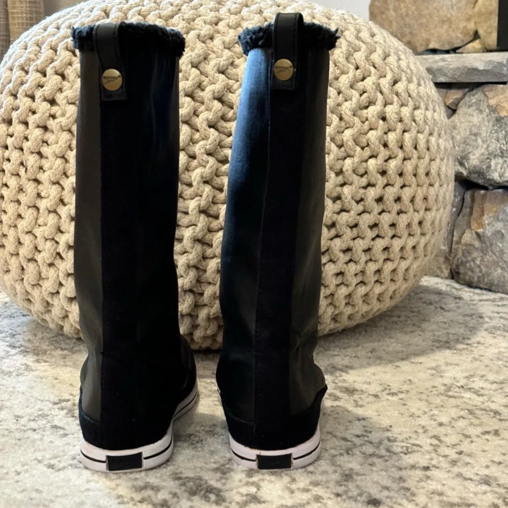 Speedo Girl's Boom Boots SZ 1 Black with White Sole Faux Fur Adjustable Height